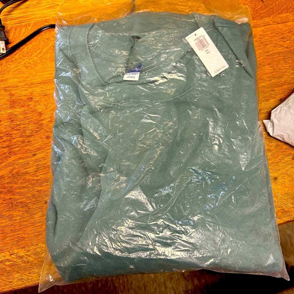 Men’s, old navy sweatshirt, new, xxl, tall